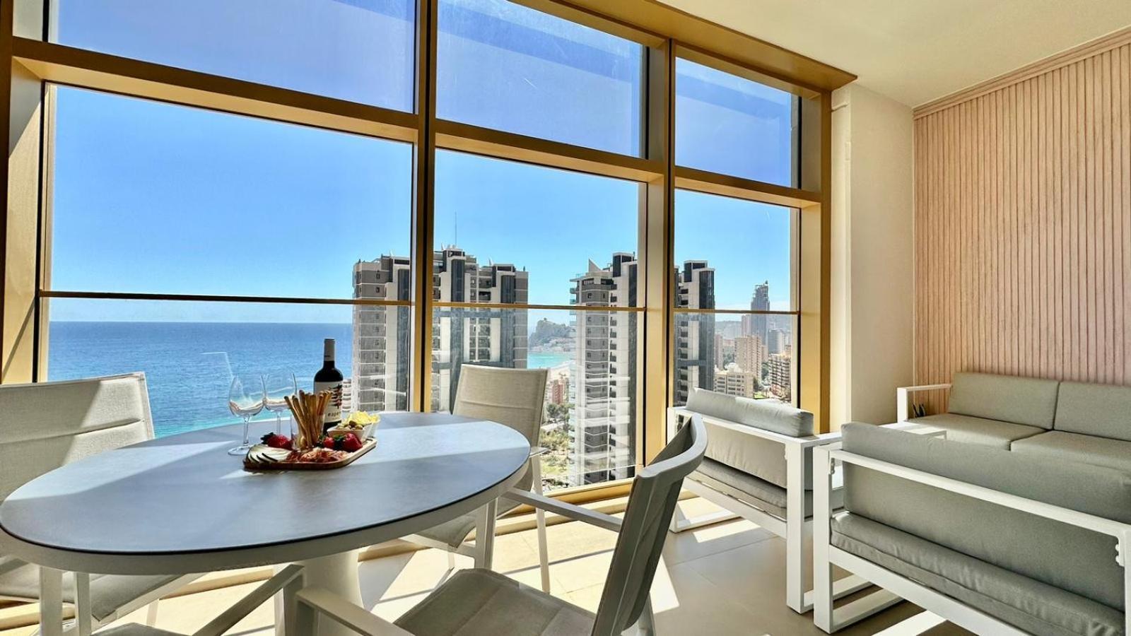 Intempo Residence By Leo Apartments Benidorm Exterior photo